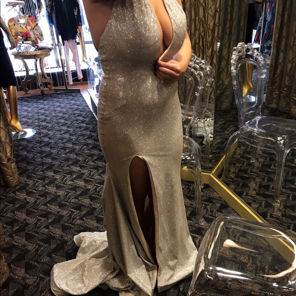 Prom dress - Picture 2 of 3